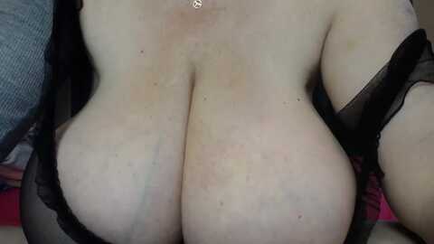 nadinnne @ myfreecams on 20231012