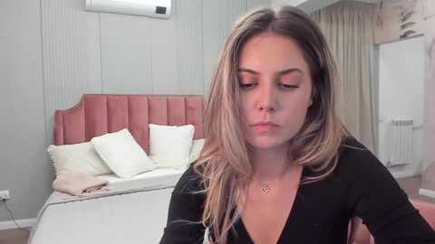 nelliecutest @ myfreecams on 20231012