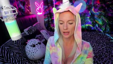 octobelle @ myfreecams on 20231012