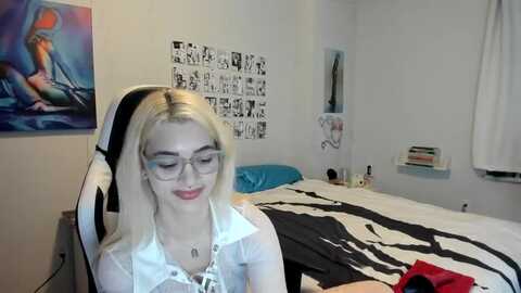 annatame @ myfreecams on 20231013