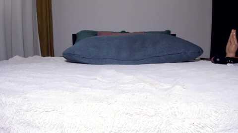 aydaxo @ myfreecams on 20231013