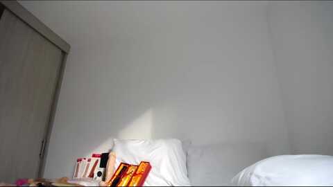 isagamboa @ myfreecams on 20231013