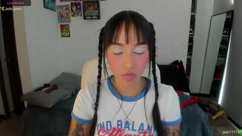 jade7777 @ myfreecams on 20231013