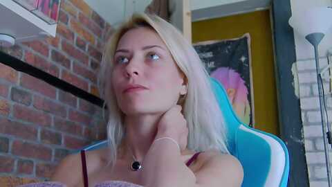 karoline121 @ myfreecams on 20231013