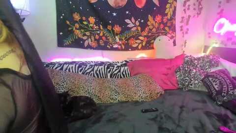 larissalarson @ myfreecams on 20231013