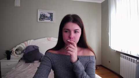 miriam_mills @ myfreecams on 20231013