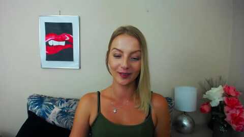 nataliekiss @ myfreecams on 20231013