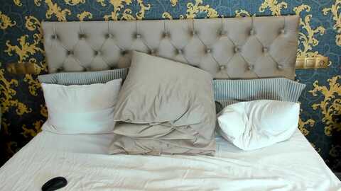 oliviarimes @ myfreecams on 20231013