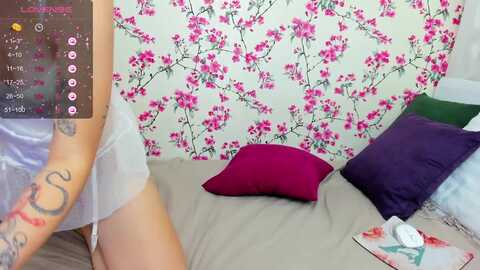 selinagrey @ myfreecams on 20231013