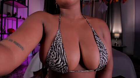 sexicanela99 @ myfreecams on 20231013