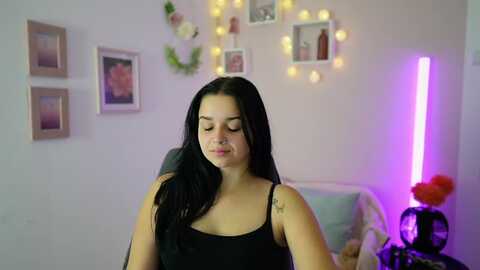 sola_zola18 @ myfreecams on 20231013