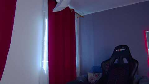 victoriarosss @ myfreecams on 20231013