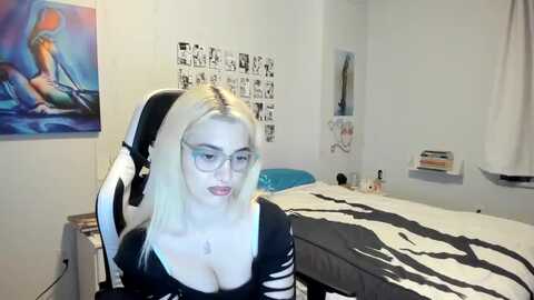 annatame @ myfreecams on 20231015