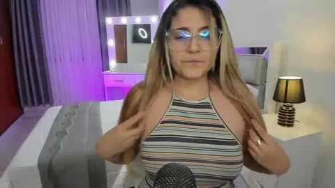 camila_cruzz @ myfreecams on 20231015