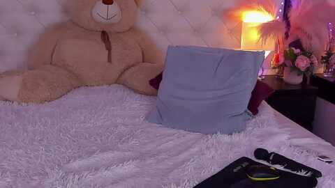 dominica_mini @ myfreecams on 20231015