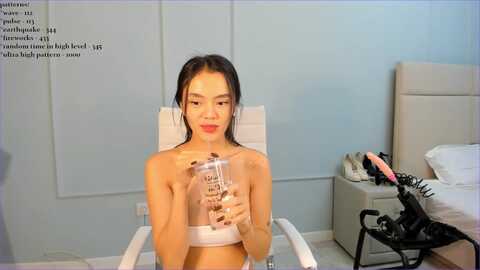 emma_clarc @ myfreecams on 20231015