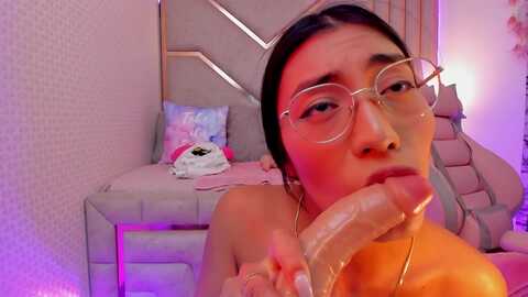 hanna_f @ myfreecams on 20231015