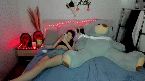 juanawi @ myfreecams on 20231015