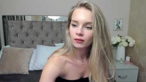 miramauer @ myfreecams on 20231015