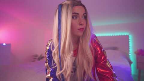 sarah_pink @ myfreecams on 20231015