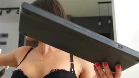 adallinee @ myfreecams on 20231016