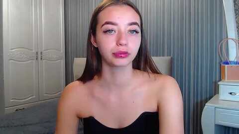 emeraldlilyyy @ myfreecams on 20231016