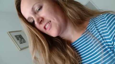 justlily @ myfreecams on 20231016