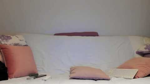 misshaloveee @ myfreecams on 20231016