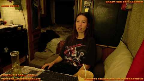 pacificboujie @ myfreecams on 20231016