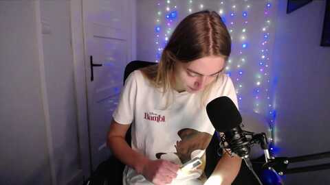 personyouneed @ myfreecams on 20231016