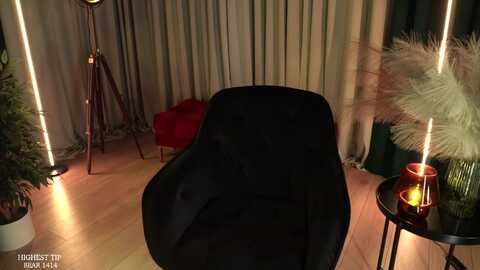 provocatrixx @ myfreecams on 20231016