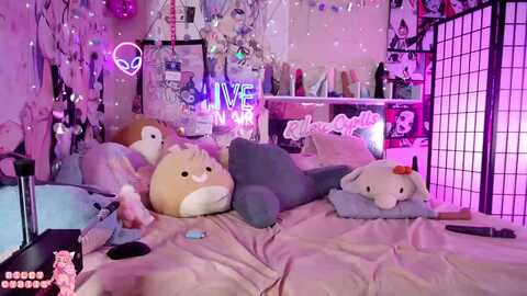 riley_cyriis @ myfreecams on 20231016