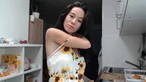 roselynmoon @ myfreecams on 20231016