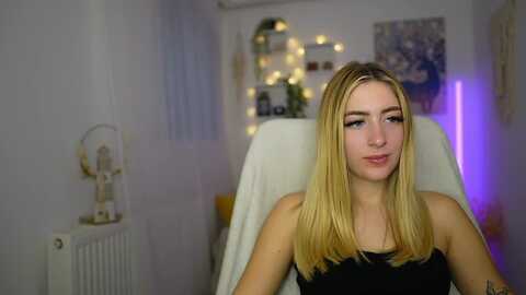 tina_nappi18 @ myfreecams on 20231016