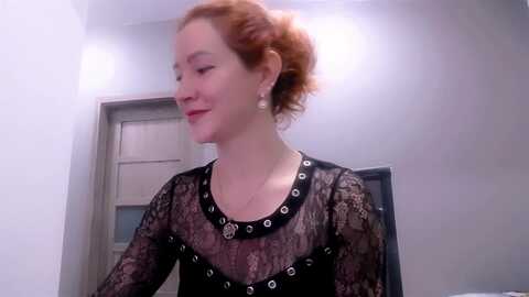 xeniamilf @ myfreecams on 20231016