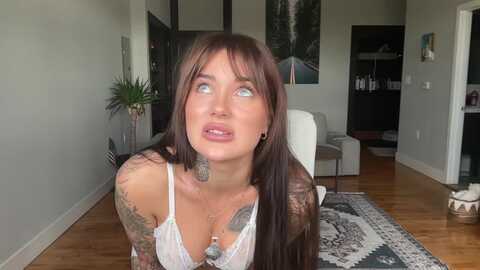 aishanebulski @ myfreecams on 20231017