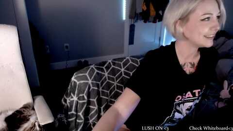 cuteholly @ myfreecams on 20231017