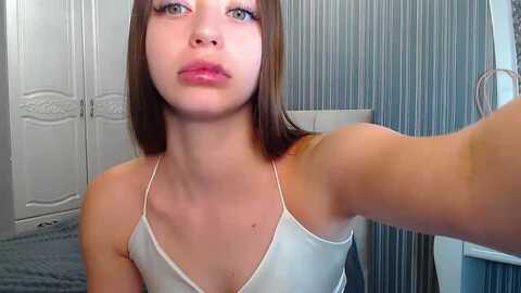 emeraldlilyyy @ myfreecams on 20231017