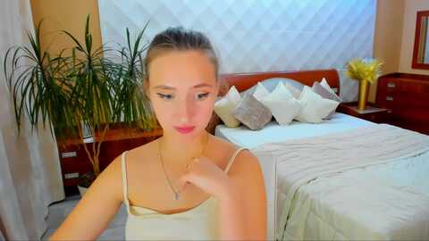 wittybunnyy @ myfreecams on 20231017