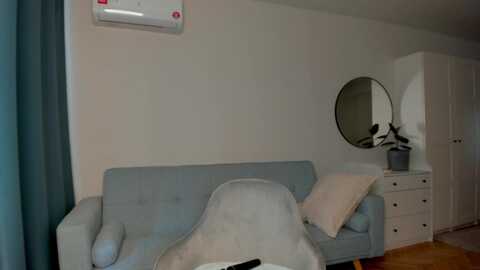 angela_25 @ myfreecams on 20231018