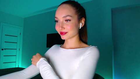 browncat04 @ myfreecams on 20231018