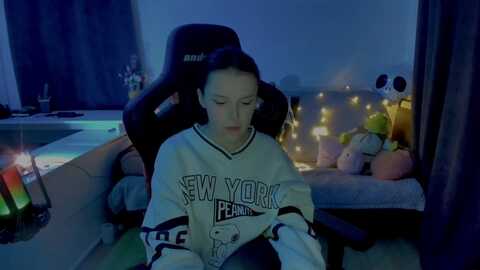 crybabykys @ myfreecams on 20231018