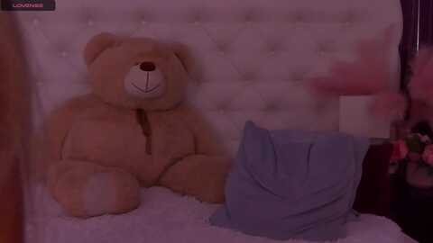 dominica_mini @ myfreecams on 20231018