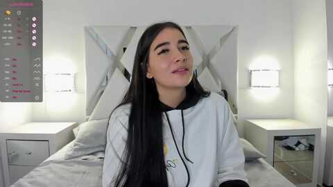 evelynowen1 @ myfreecams on 20231018