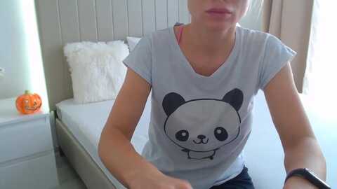 hrystina_ @ myfreecams on 20231018