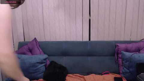 hvalhalla420 @ myfreecams on 20231018