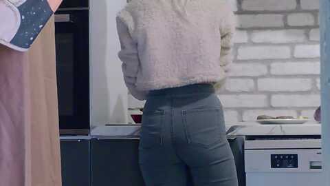 karoline121 @ myfreecams on 20231018