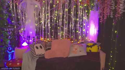 kyliekohl @ myfreecams on 20231018