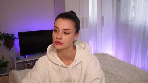 lucynutty @ myfreecams on 20231018