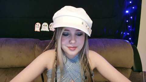 lunalovelyy @ myfreecams on 20231018